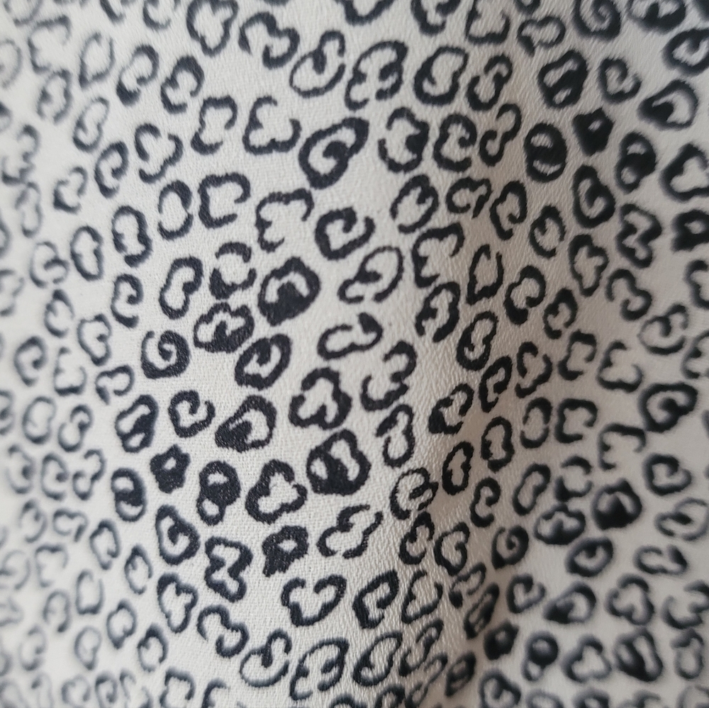 LOFT Patterned Blouse w. Ruffle Sleeves, Size M - Picture 5 of 9